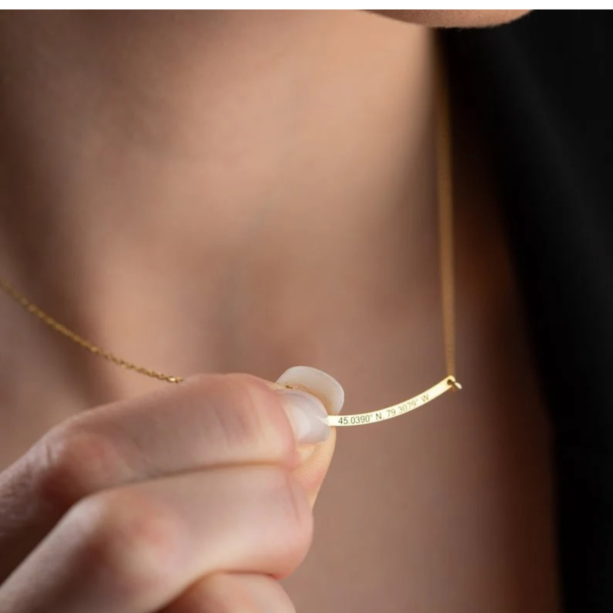 Personalized Curved Bar Name Necklace